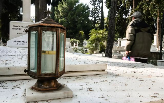 Πήγε στον τάφο του παππού του αλλά τον είχε… πουλήσει η Εκκλησία!