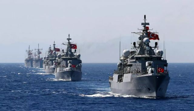 Τα αντικρουόμενα μηνύματα της Άγκυρας μέσα από δύο ασκήσεις στο Αιγαίο