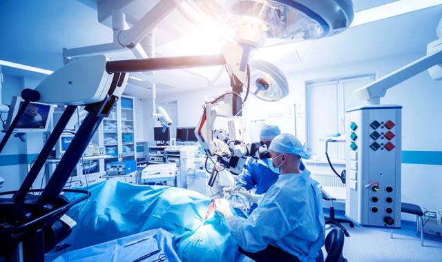 Εννιά στους δέκα χειρουργούς ακούνε μουσική κατά τη διάρκεια των επεμβάσεων – Ευεργετική και για τους ασθενείς