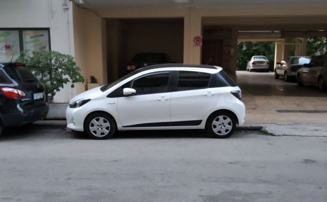 Λαμία: Τι γίνεται όταν οι πυλωτές δεν έχουν άδεια για πάρκινγκ;