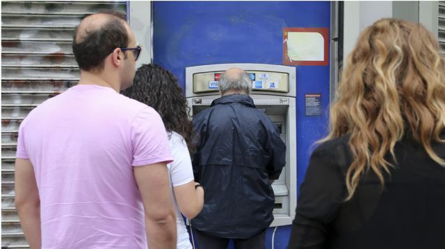 Ελαφρύνσεις 880 εκατ. ευρώ αναμένονται στον νέο προϋπολογισμό - Ποιοι ωφελούνται