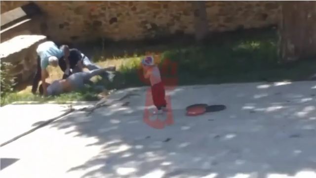 Τουρκία: Άντρας μαχαίρωσε την πρώην σύζυγό του μπροστά στο παιδί τους - Σκληρό βίντεο