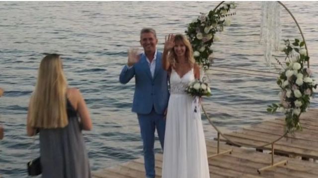 Λέσβος: Η αγάπη δεν γνωρίζει... πόλεμο - Παντρεύτηκαν Ρωσίδα και Ουκρανός (βίντεο)