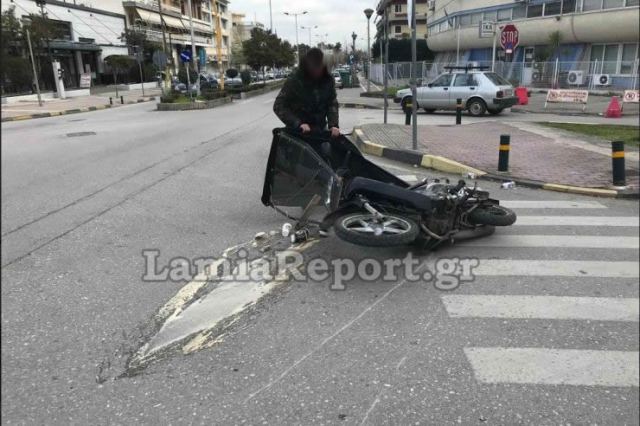 Λαμία: Τροχαίο με ντελιβερά - ΦΩΤΟ