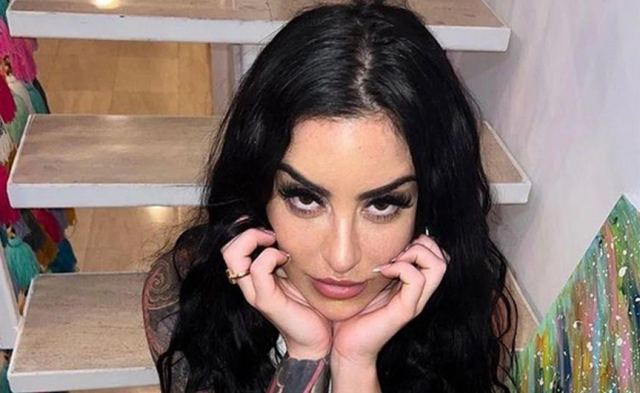 «Έπινα έως και 10 μπουκάλια κρασί την ημέρα, απείχα δευτερόλεπτα από τον θάνατο» - Ένα μοντέλο εξομολογείται