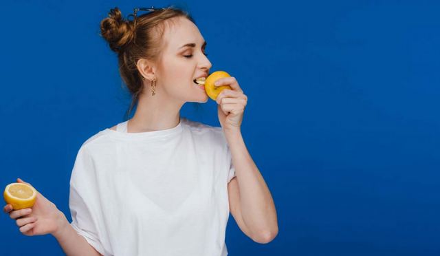 Βιταμίνη C: Πόση χρειαζόμαστε σύμφωνα με το βάρος μας