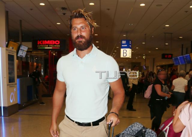 Νάσος Παπαργυρόπουλος: Η επιστροφή από τον Άγιο Δομίνικο και η έκπληξη που τον περίμενε στο αεροδρόμιο!