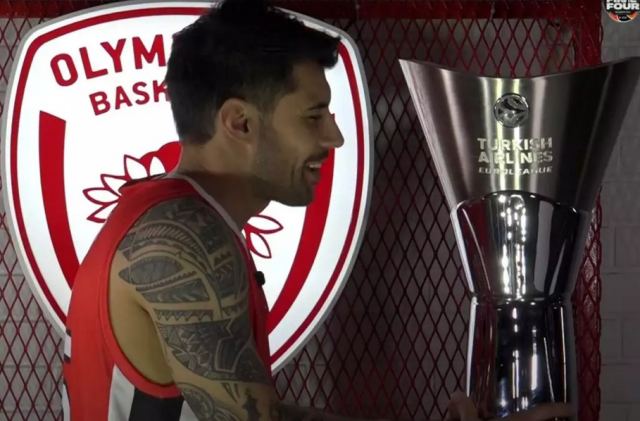 Final Four 2022: Πρίντεζης, Σλούκας και Παπανικολάου έκαναν ερωτική εξομολόγηση στην κούπα της Euroleague