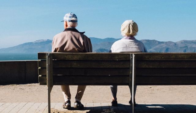 Eurostat: Αυτό είναι το προσδόκιμο ζωής για άνδρες και γυναίκες στην Ελλάδα