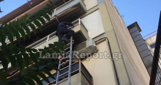 Λαμία: Θρίλερ στο κέντρο της πόλης για τη διάσωση γυναίκας (ΦΩΤΟ - ΒΙΝΤΕΟ)