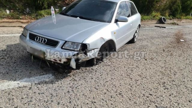 Λαμία: Έχασε τον έλεγχο στη διασταύρωση Σανατορίου - ΦΩΤΟ