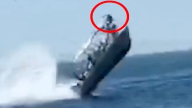 Τρομακτικό ατύχημα στο Μεξικό: Φάλαινα πέταξε στον αέρα σκάφος με τουρίστες