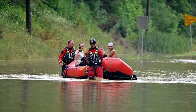 Φονικές πλημμύρες στο Κεντάκι: Πόρτα-πόρτα για την καταμέτρηση των θυμάτων – Οι νεκροί έφθασαν τους 28