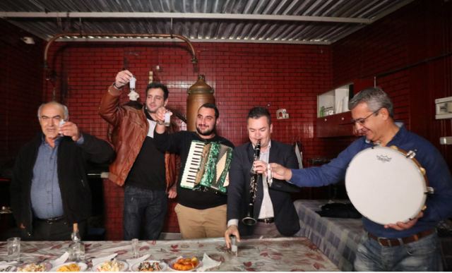 Τύρναβος: Τα καζάνια άναψαν το κέφι «φούντωσε» (φωτ. & βίντεο)