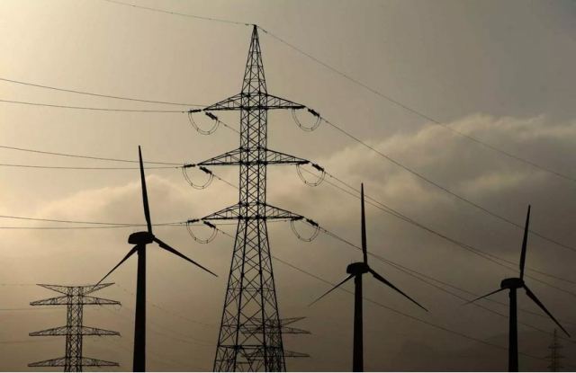 Ρεύμα: Συνεχίζεται η «παράνοια» με τη μεγαβατώρα έως και 871 ευρώ – Προβληματισμός για τα μέτρα στη ΔΕΘ