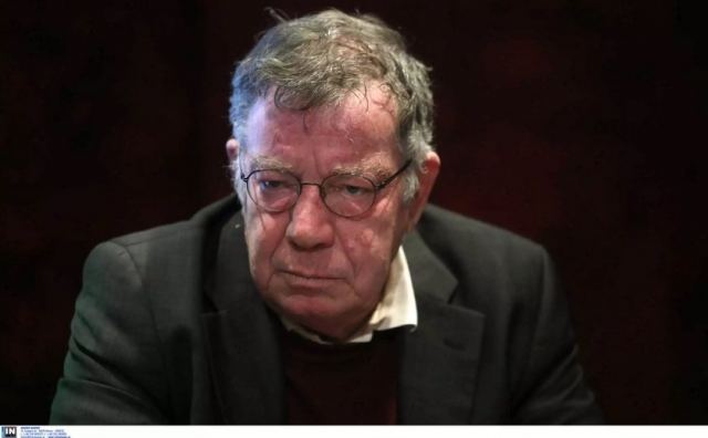 Πέθανε ο Ηλίας Νικολακόπουλος - Έπαθε ανακοπή ενώ κολυμπούσε στη Σύρο