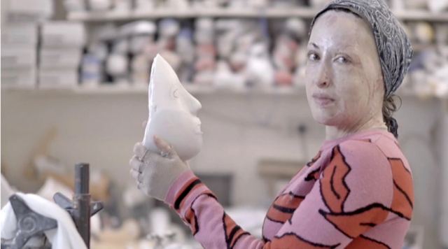 Η Ιωάννα Παλιοσπύρου έβγαλε τη μάσκα: «Κοιτάζω τον καθρέφτη και νιώθω ότι είμαι όμορφη»