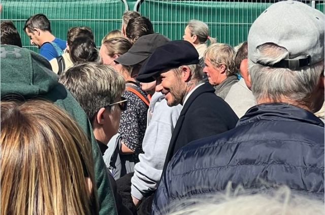 Ντέιβιντ Μπέκαμ: Κάθησε 12 ωρες στην ουρά για να προσκηνήσει τη σορό της Βασίλισσας - «Λύγισε» όταν έφτασε μπροστά στο φέρετρο