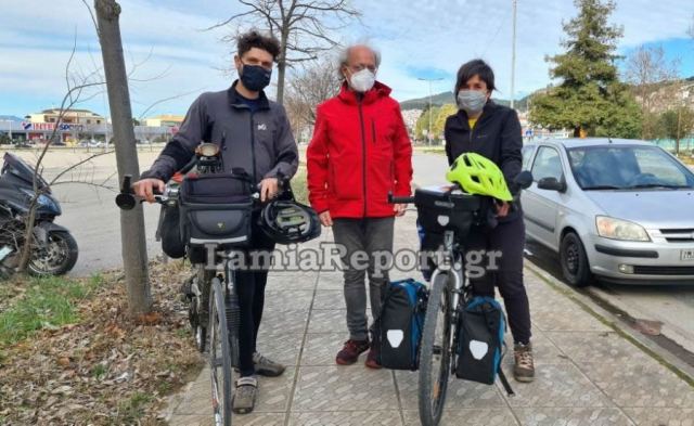 Στη Λαμία η Ισπανίδα που διασχίζει τη Νότια Ευρώπη με ποδήλατο - ΒΙΝΤΕΟ