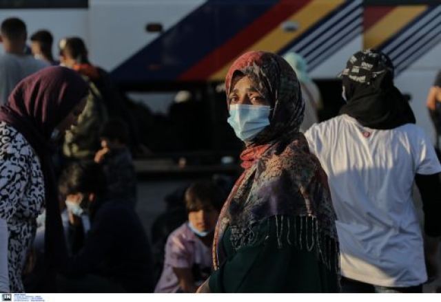 Βουλή: Με τροπολογία Καιρίδη παίρνουν άδεια παραμονής μετανάστες που ζουν τρία χρόνια στην Ελλάδα -Σύνδεση με νόμιμη εργασία