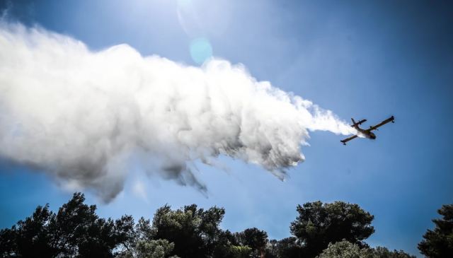 Φωτιά στην Πεντέλη: Είναι χωρίς ενεργό μέτωπο - «Μάχη» με διάσπαρτες εστίες