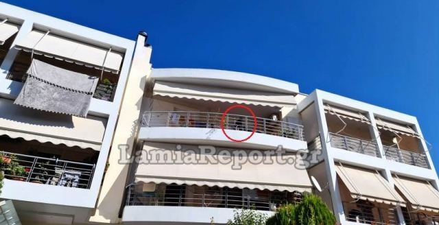 Λαμία: Από μπαλκόνι πήδηξε ο αστυνομικός για απεγκλωβισμό ηλικιωμένου