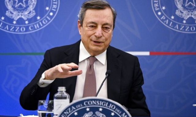 Ιταλία: Πολλαπλασιάζονται οι εκκλήσεις για παραμονή του Ντράγκι - Την Τετάρτη η τελική απόφαση