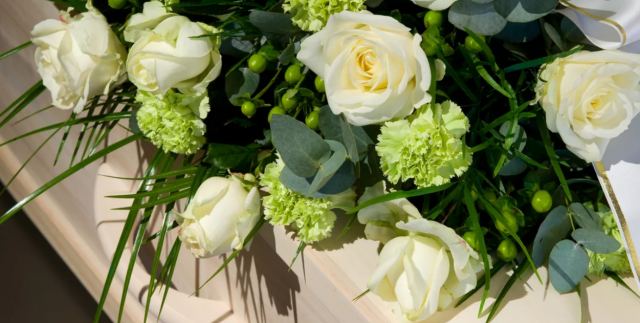 Κήδεψαν λάθος άνθρωπο - Η περιπέτεια συγγενών που έθαψαν άλλη γιαγιά