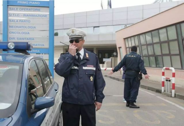 Ιταλία: Τροχαίο με τρεις νεκρούς και πέντε τραυματίες σε διόδια – ΙΧ έπεσε με μεγάλη ταχύτητα πάνω σε οχήματα