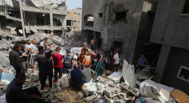 Ισραήλ-Γάζα: 16 νεκροί από ισραηλινό βομβαρδισμό κατά σχολείου που στέγαζε πρόσφυγες στον καταυλισμό Αλ-Νουσεϊράτ