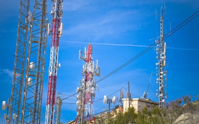 Κίνδυνος για μεγάλο «μπλακ άουτ» στα κινητά τηλέφωνα - Φόβοι ότι δεν θα έχουμε σήμα τον χειμώνα