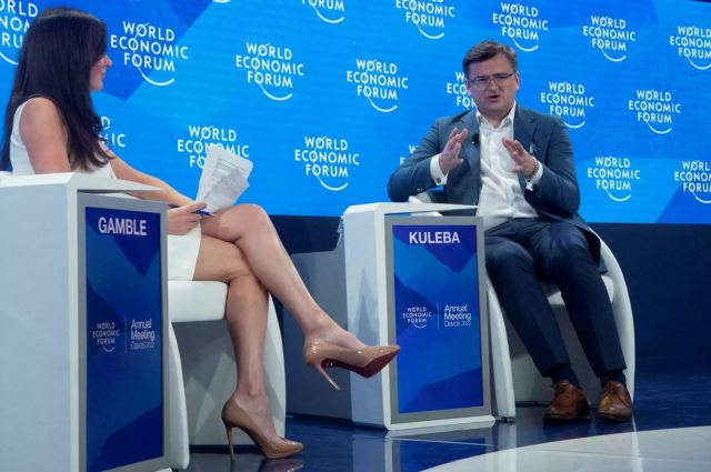 Κουλέμπα από Νταβός: «Το μήνυμα είναι ένα και απλό, σκοτώστε τις ρωσικές εξαγωγές»