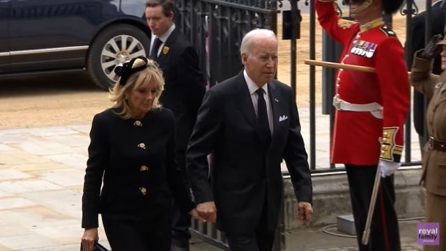 Κηδεία Βασίλισσας Ελισάβετ: Φτάνουν ο ένας μετά τον άλλο οι παγκόσμιοι ηγέτες - Στο Γουέστμινστερ ο Μπάιντεν