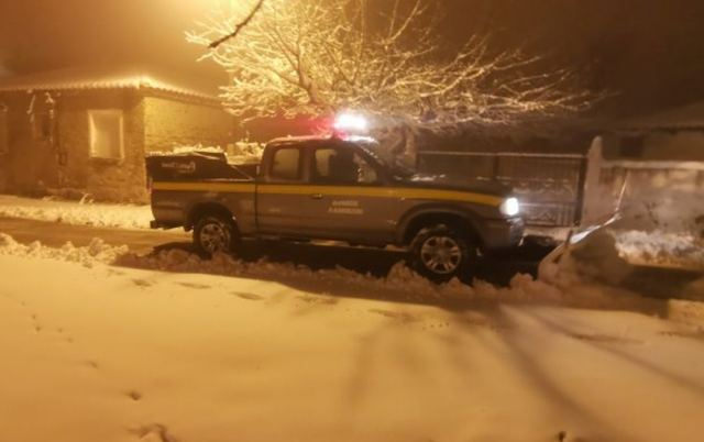 Επιχείρηση αποχιονισμού και στο Καλαμάκι (ΒΙΝΤΕΟ-ΦΩΤΟ)