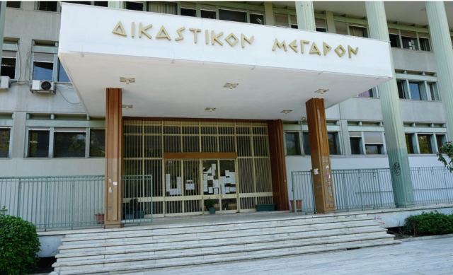 Νεαρός αποπειράθηκε να αυτοκτονήσει στο Δικαστικό Μέγαρο Λάρισας