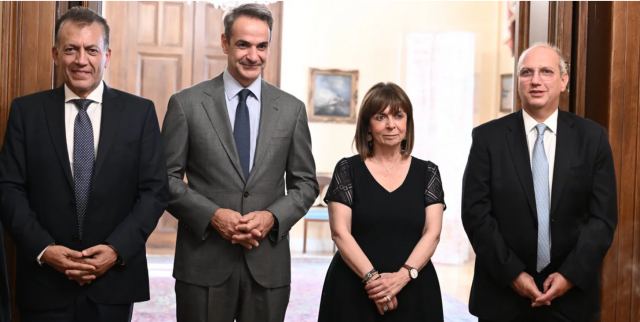 Ορκίστηκαν Γιάννης Οικονόμου και Γιάννης Βρούτσης μετά την παραίτηση Μηταράκη -Οι πρώτες δηλώσεις τους