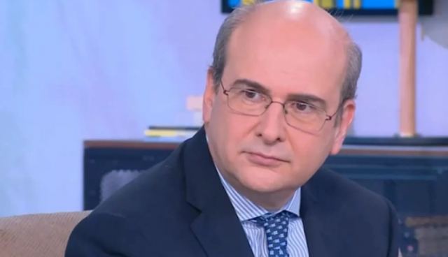 Χατζηδάκης: «Από τότε που γεννήθηκα αντιπαθώ τα μεγαλεία, τα πρώτα γράμματα που έγραψε ο γιος μου ήταν ΕΦΚΑ» (ΒΙΝΤΕΟ)