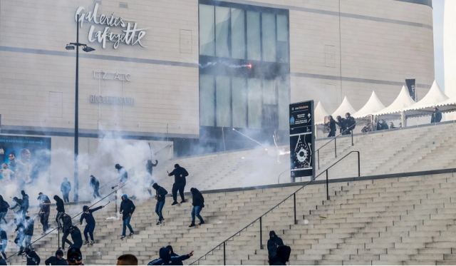 «Μπλόκο» της Ελληνικής Αστυνομίας στους χούλιγκανς της Μαρσέιγ