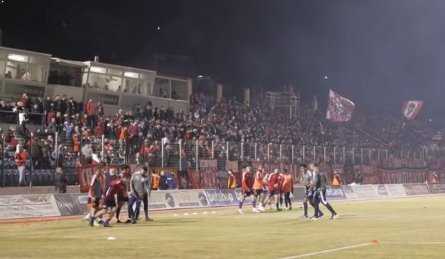 Είχε φάει ξύλο στην εξέδρα και κατέληξε στο Νοσοκομείο