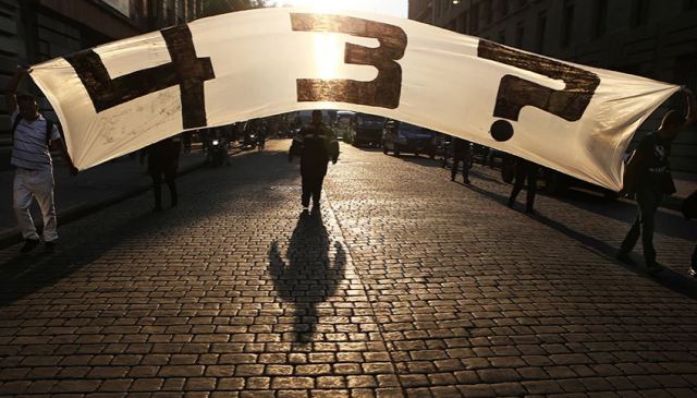 Το φάντασμα των 43 φοιτητών που εξαφανίστηκαν το 2014 επέστρεψε για να στοιχειώσει το Μεξικό