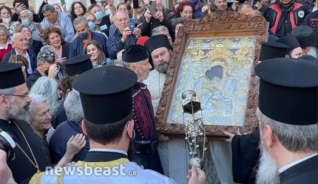Φεύγει για το Άγιο Όρος η εικόνα της Παναγιάς «Άξιον Εστί» - Άγημα από τα τρία σώματα του στρατού στη Μητρόπολη Αθηνών
