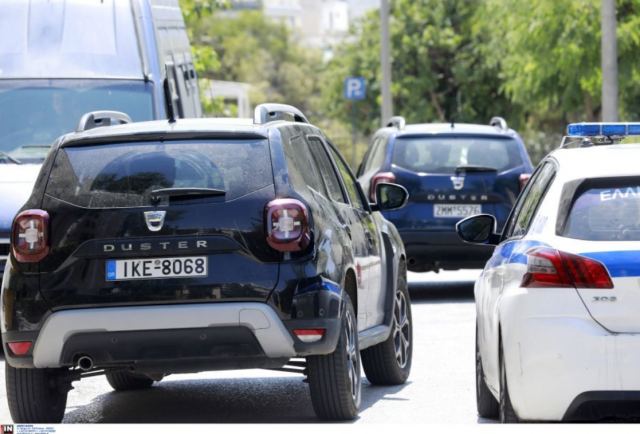 Γλυκά Νερά: Φωτογραφίες ντοκουμέντο από την δράση του 80χρονου που φέρεται να έβαλε 4 φωτιές