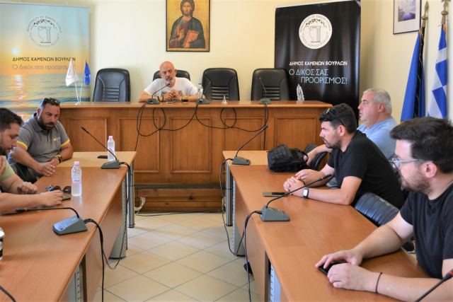 Καμένα Βούρλα: Συνάντηση επαγγελματιών με το Δήμαρχο