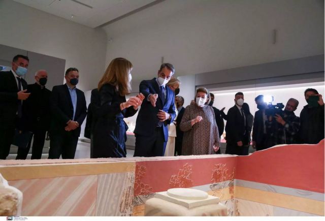 Κυριάκος Μητσοτάκης: Επισκέφθηκε το νέο αρχαιολογικό μουσείο Χανίων – Συγκινημένος για την συλλογή των γονέων του
