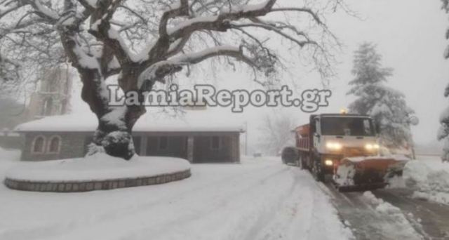 Ο Χειμώνας είναι εδώ με χιόνια και τσουχτερό κρύο