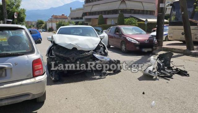 Λαμία: Παραβίασε το STOP σε διασταύρωση της πόλης - Δείτε εικόνες