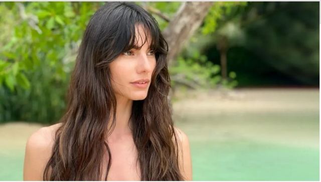 Ηλιάνα Παπαγεωργίου: Βουτιές και φιλιά στη θάλασσα με τον πρώην σύζυγό της, Γιάννη Καραβασάνη