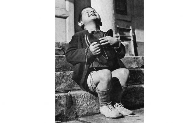 Τα παπούτσια της νονάς... εκείνα τα χρόνια!