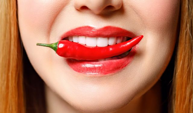 Σας αρέσουν τα καυτερά; Έρευνα αποκαλύπτει τι άλλο κερδίζετε εκτός από έντονη γεύση