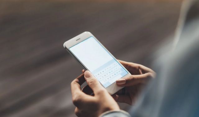 Προσοχή σε νέα τηλεφωνική απάτη - Παριστάνουν τους αστυνομικούς και αποσπούν κωδικούς